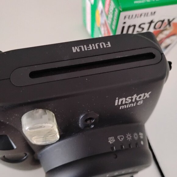 FUJI Film Instamax Instant Camera + Film - Picture 5 of 6